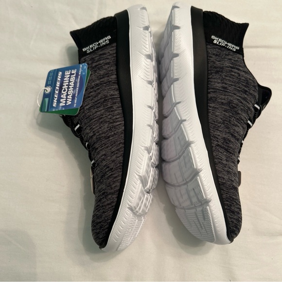 Skechers Slip Ins Black and White Athletic Shoes Size 6 New With Tags - Picture 3 of 8